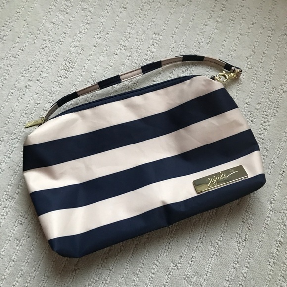 jujube diaper clutch